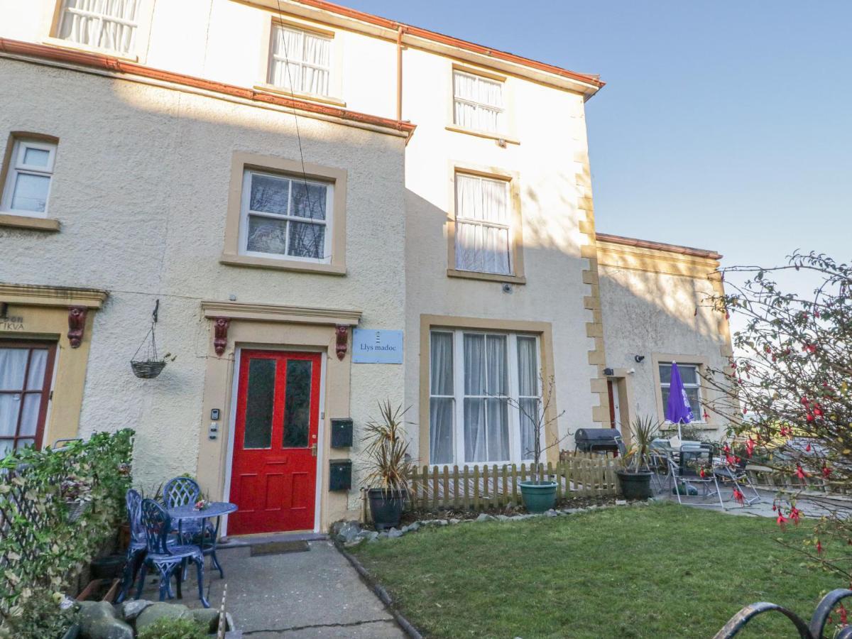 Appartamento Llys Madoc, First Floor Flat Penmaen-mawr Esterno foto