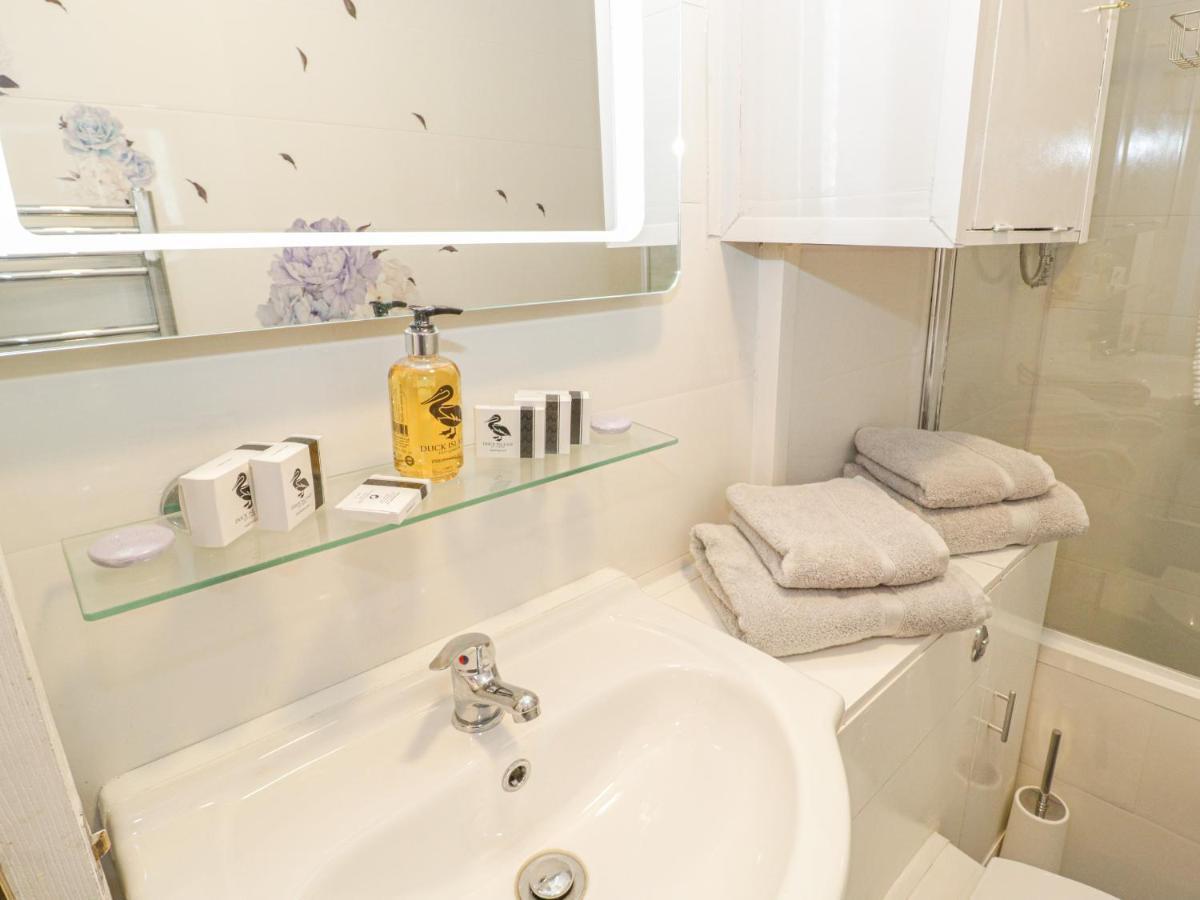 Appartamento Llys Madoc, First Floor Flat Penmaen-mawr Esterno foto