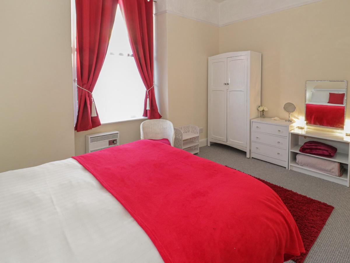 Appartamento Llys Madoc, First Floor Flat Penmaen-mawr Esterno foto